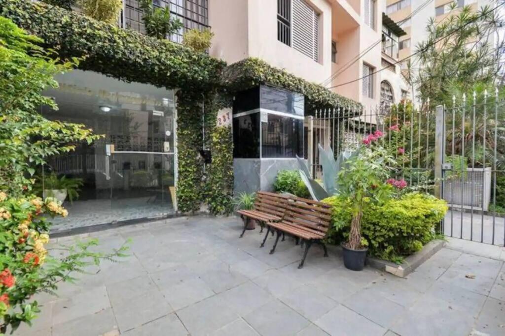 Lindo Com 3 Quartos E Sacada Na Liberdade São Paulo